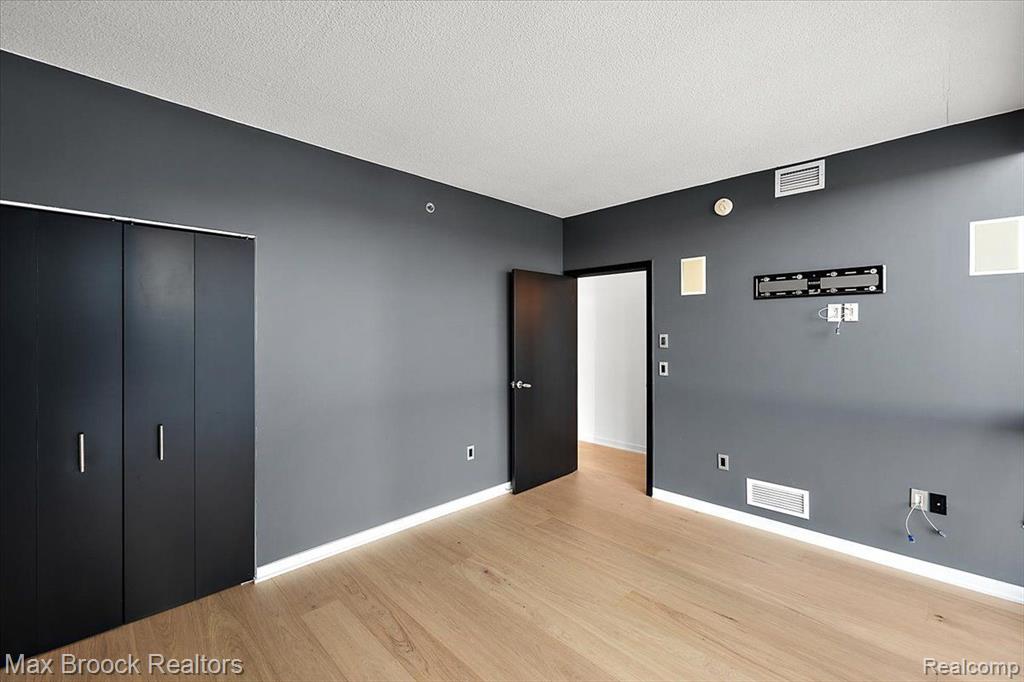432 S Washington Avenue, 901, Royal Oak, MI 48067 — Photo 19