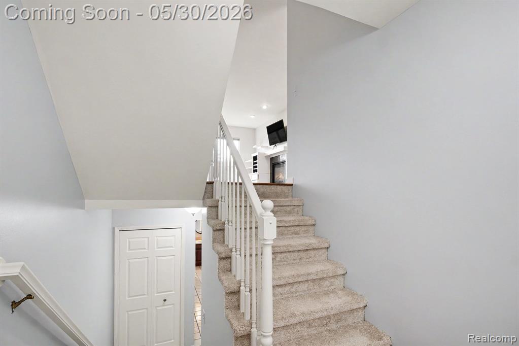 776 PAINT CREEK Drive, Troy, MI 48085 — Photo 6