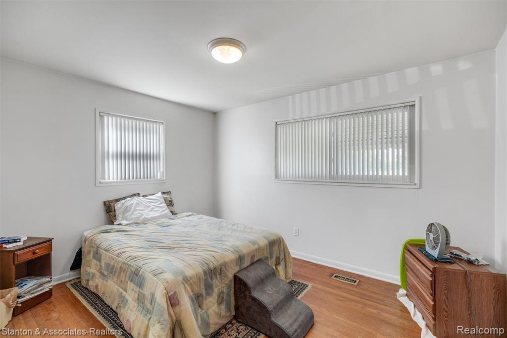 917 E Farnum Avenue, Madison Heights, MI 48071 — Photo 7
