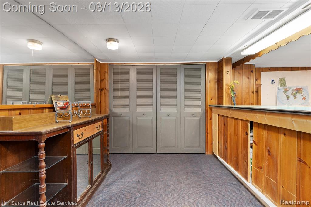 2204 Roslyn Road, Grosse Pointe Woods, MI 48236 — Photo 20