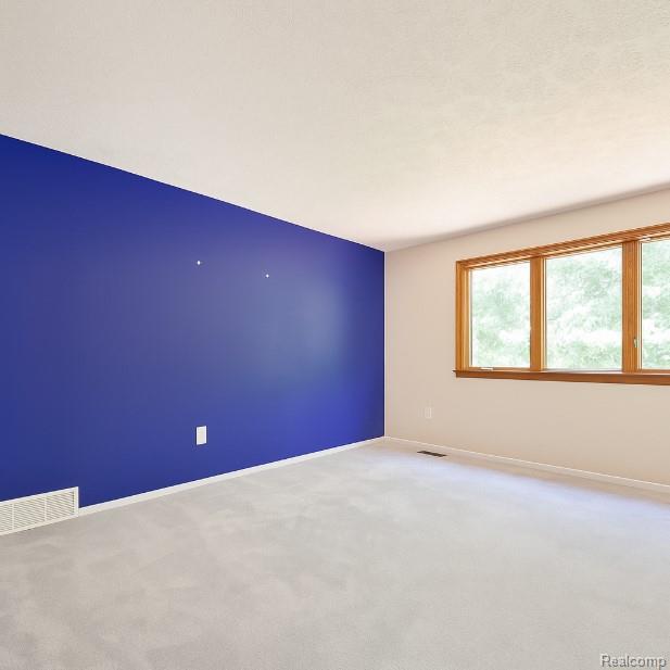 4052 Bristol Drive, Troy, MI 48085 — Photo 9