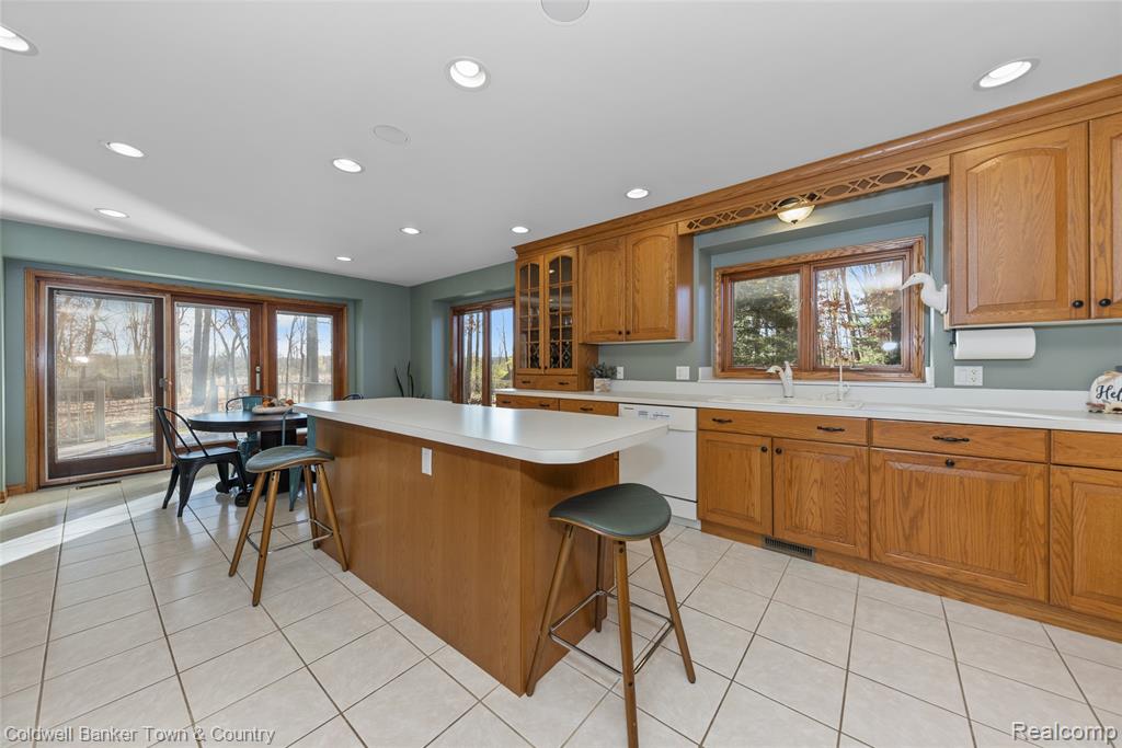 11535 Lancelot Lane, Pinckney, MI 48169 — Photo 37