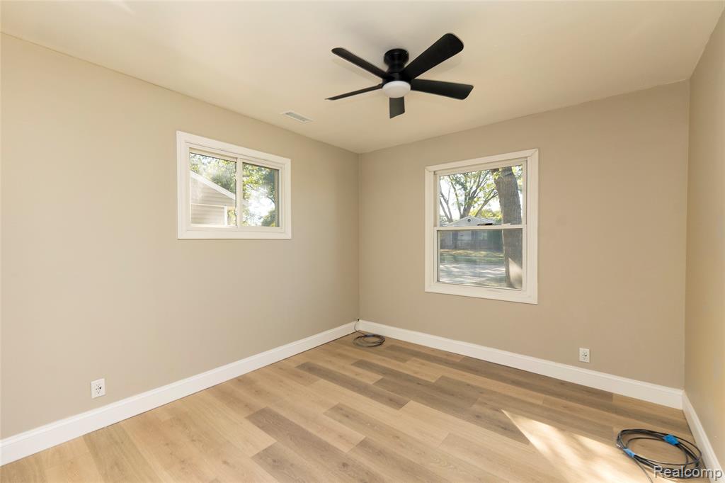 932 Mace Avenue, Madison Heights, MI 48071 — Photo 8
