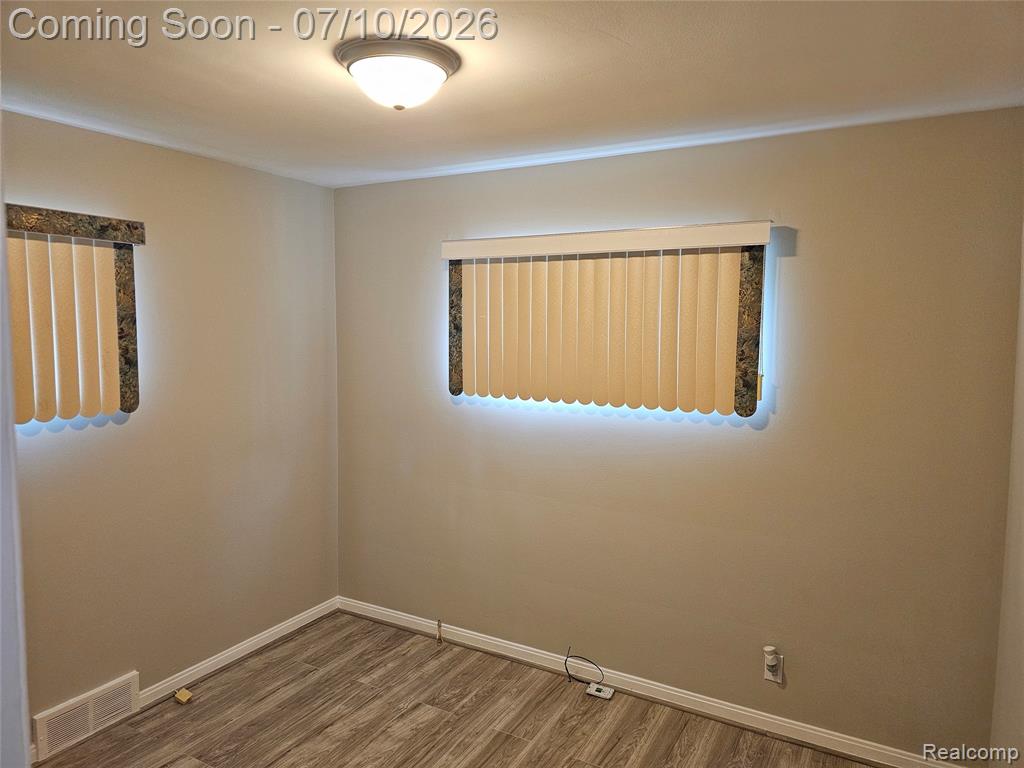 23091 SUSSEX Street, Oak Park, MI 48237 — Photo 7