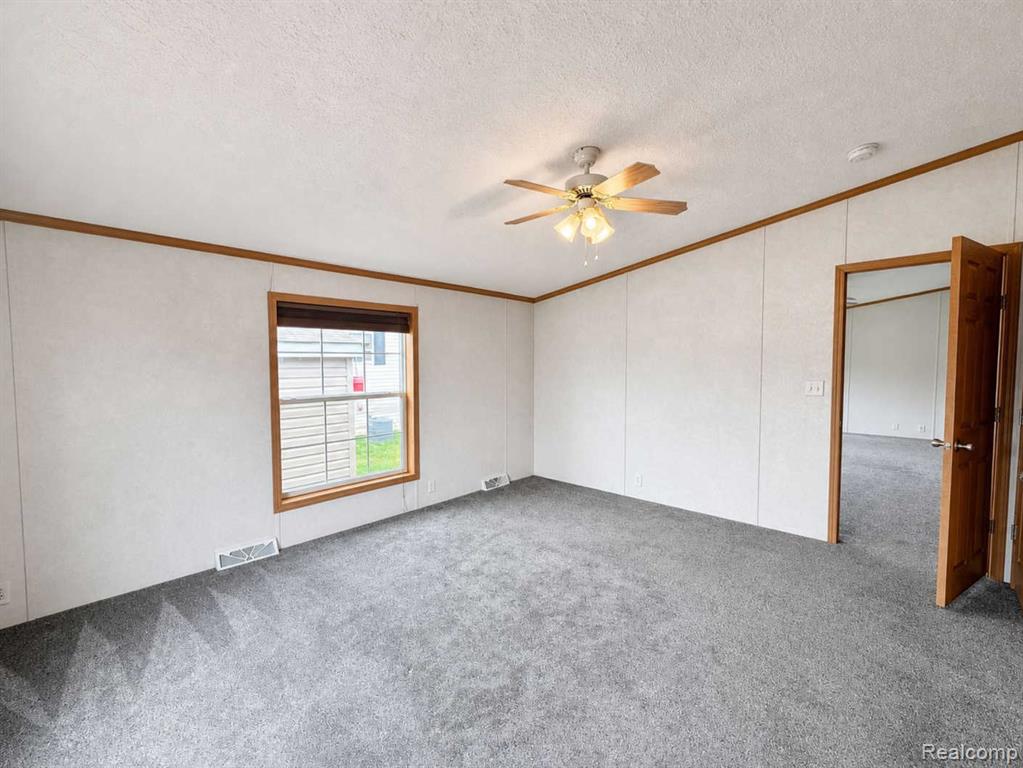 29258 Hidden River Drive, Gibraltar, MI — Photo 10