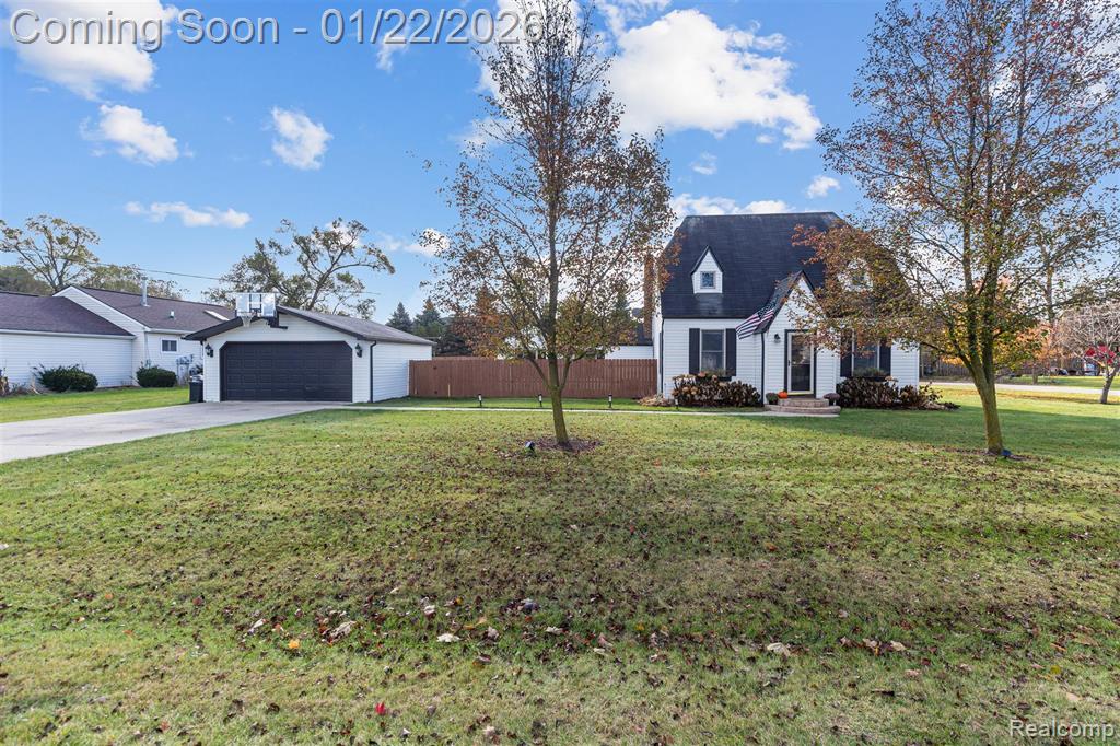 6740 Barabeau Drive, Troy, MI 48085 — Photo 35