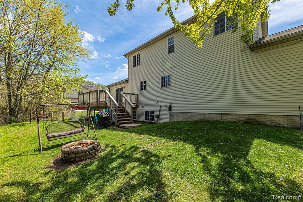 6101 Maple Trail, Grand Blanc, MI 48439 — Photo 29