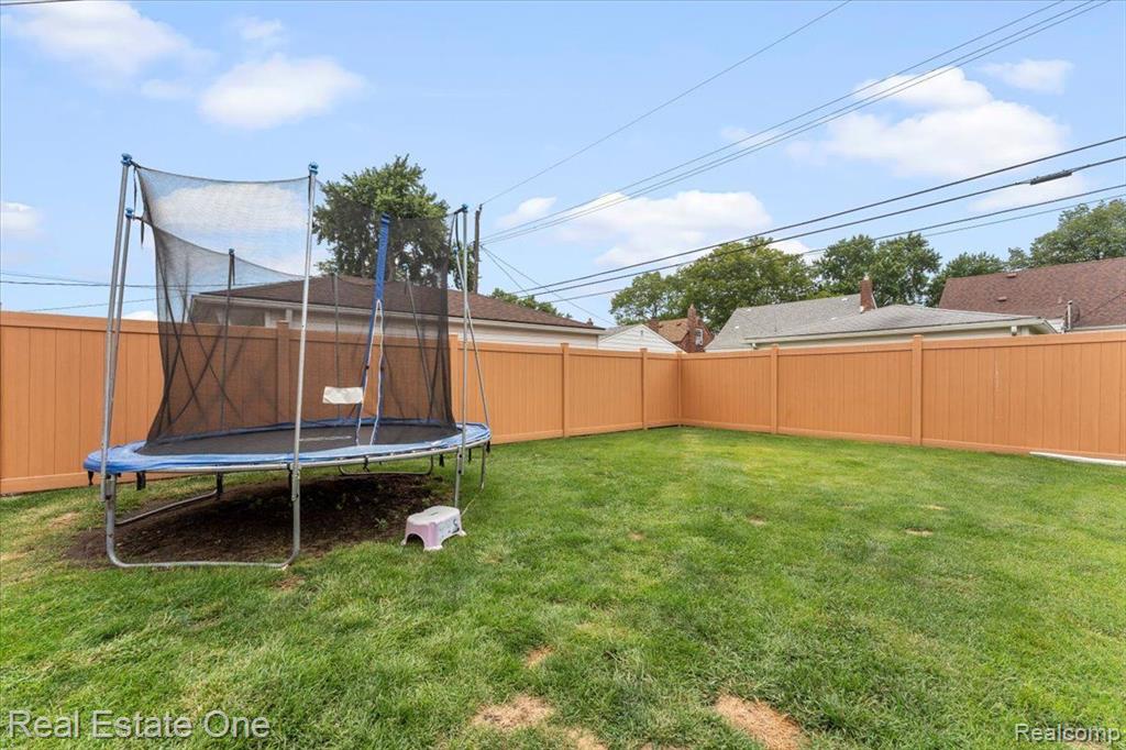 9671 STERLING Avenue, Allen Park, MI 48101 — Photo 38