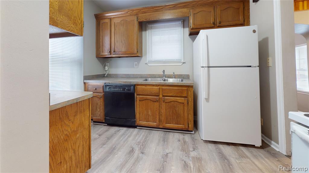 773 Owego Drive, Pontiac, MI 48341 — Photo 2