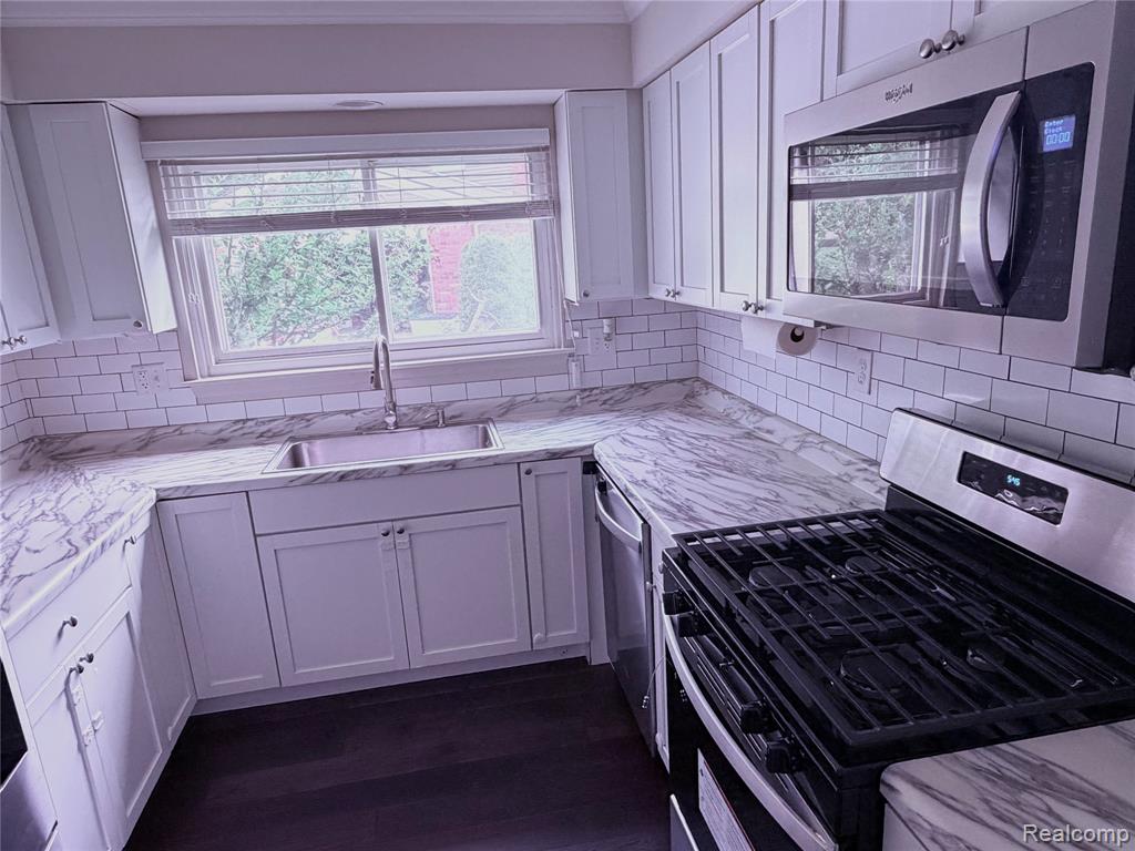 6366 Walker Drive, Troy, MI 48085 — Photo 9