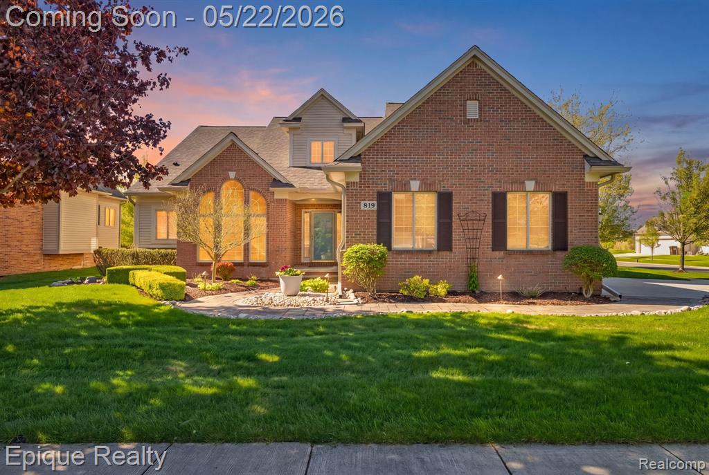 819 Pine Ridge Avenue, Oxford, MI 48371