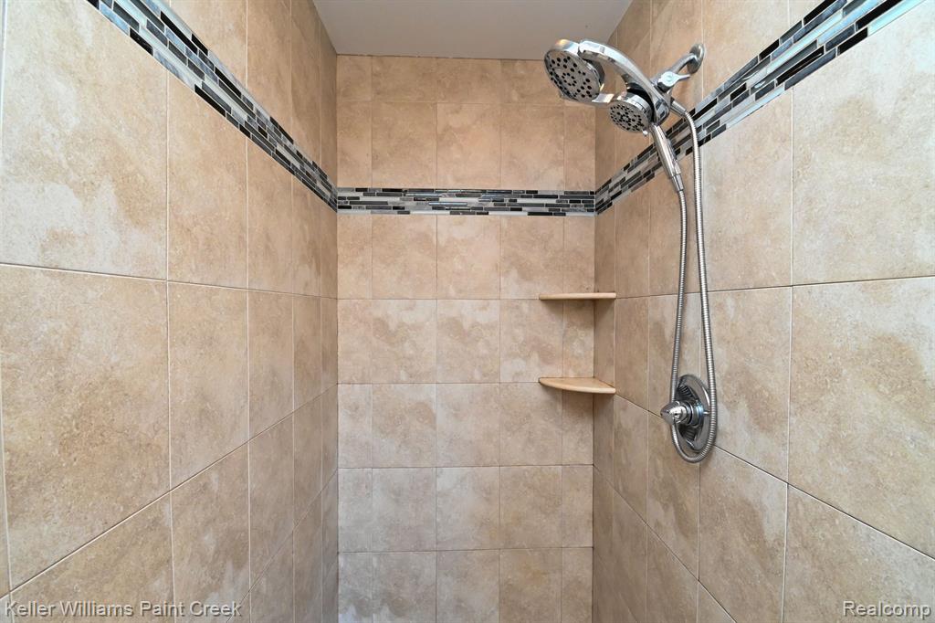 4217 FORSTER Lane, Shelby Twp, MI 48316 — Photo 33