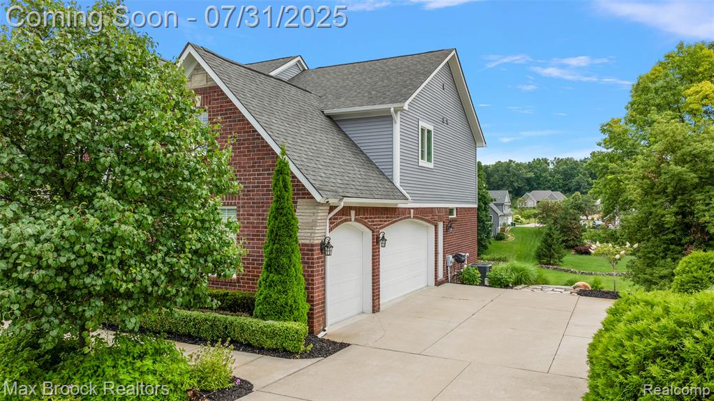 8926 Stonewall W, Clarkston, MI 48348 — Photo 40