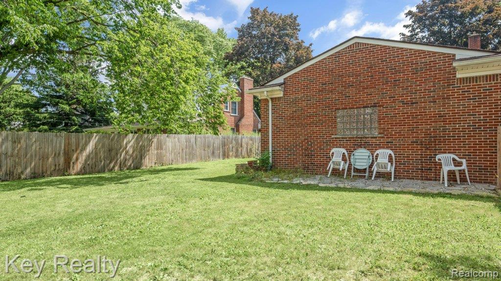 28611 Lathrup Boulevard, Lathrup Village, MI 48076 — Photo 31