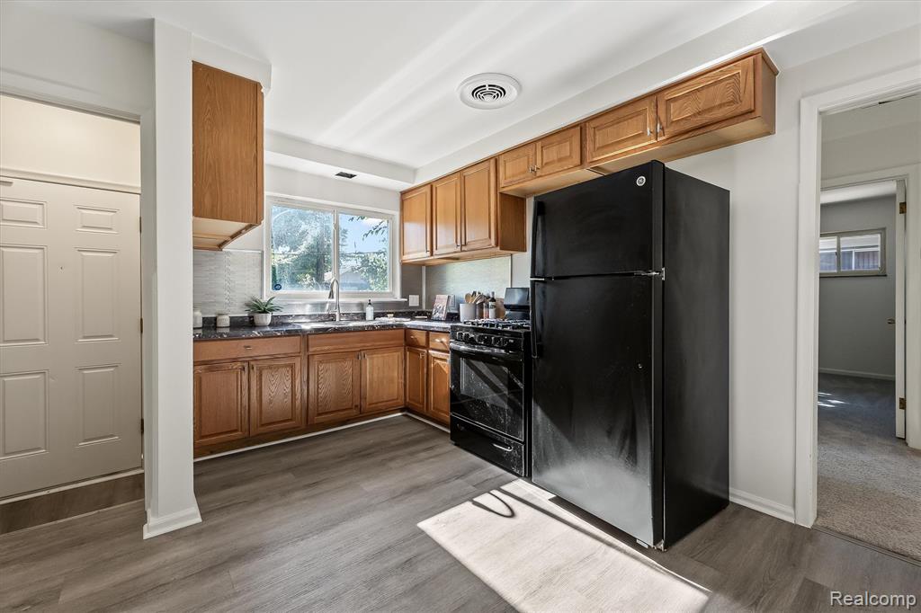 23520 Marlow Street, Oak Park, MI 48237 — Photo 10