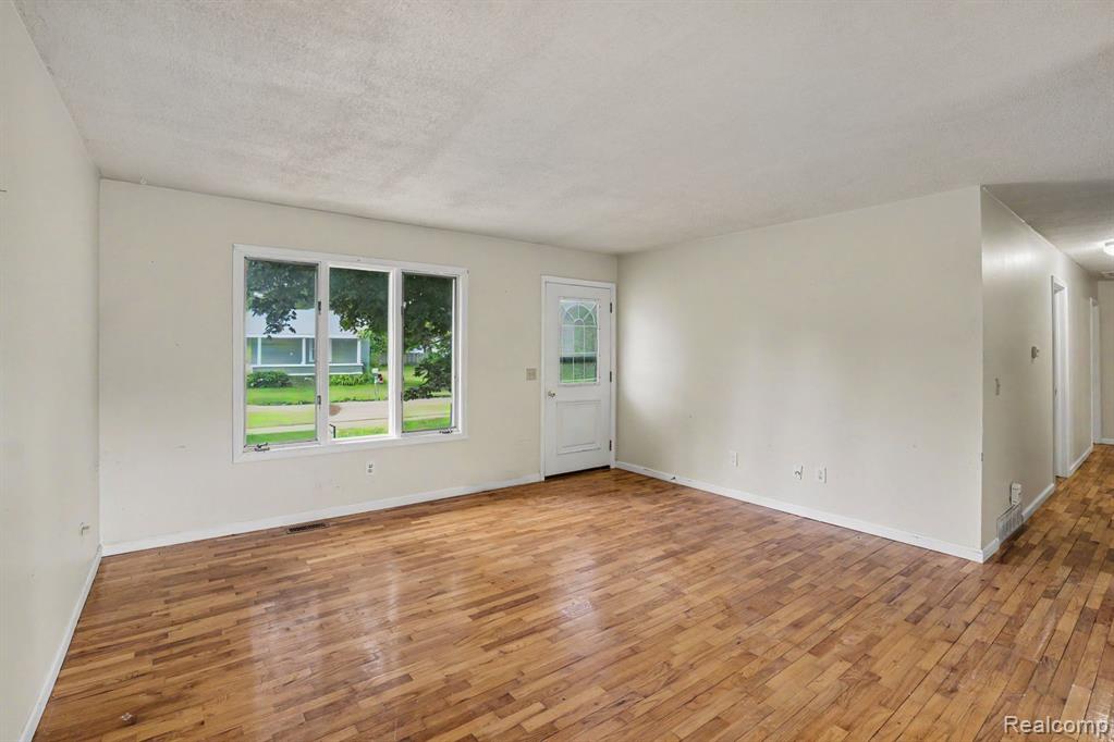 821 Isham Street, Owosso, MI 48867 — Photo 5
