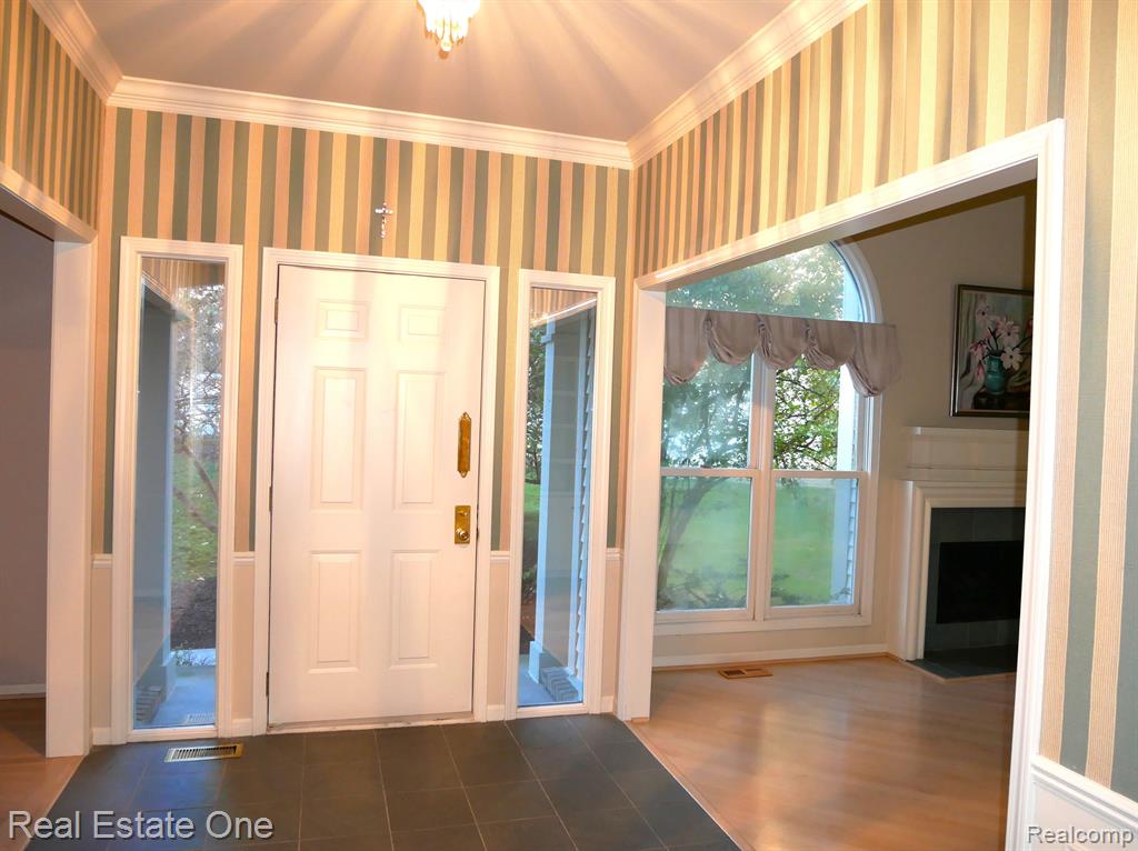 7383 SIMSBURY Drive, West Bloomfield, MI — Photo 7