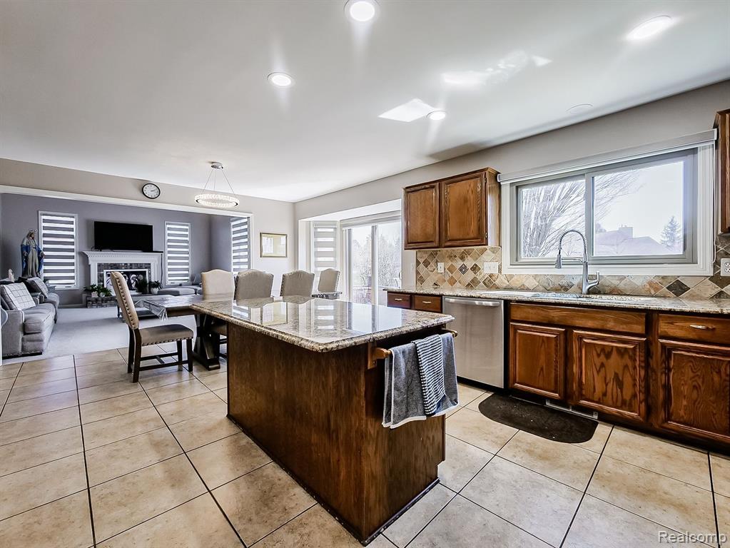 43261 CHARDONNAY Drive, Sterling Heights, MI 48314 — Photo 14