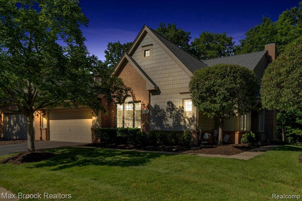 7330 Crackling Creek Circle, 4, West Bloomfield, MI — front exterior