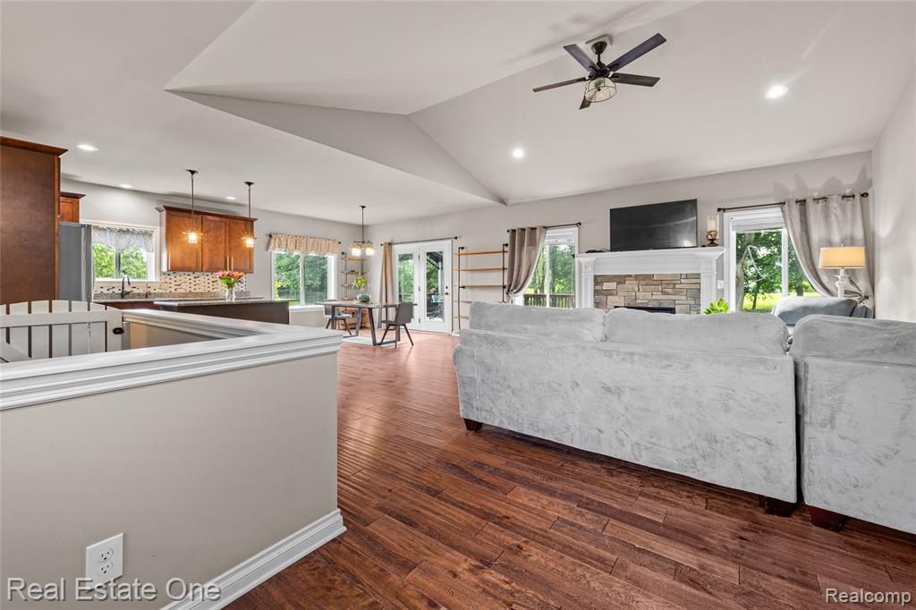 428 Pheasant Ridge Court, Ortonville, MI 48462 — Photo 4