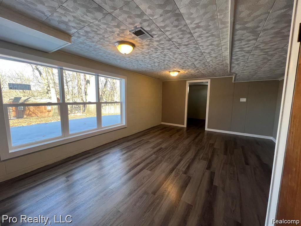 509 CREST Lane, Jonesville, MI 49250 — Photo 17