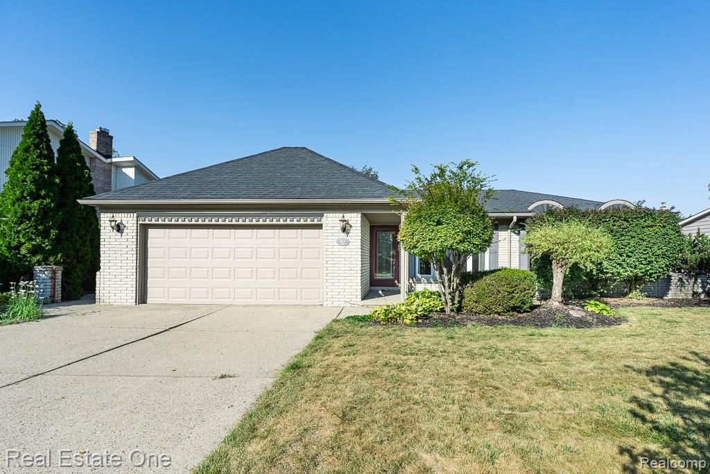 6621 Northpoint Drive, Troy, MI 48085 — Photo 2