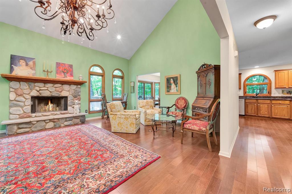 573 NAKOMIS Trail, Lake Orion, MI 48362 — Photo 13