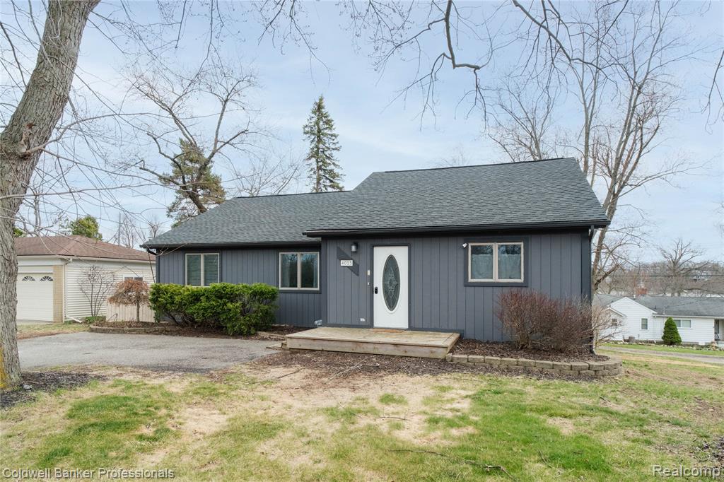 4015 Green Lake Road, West Bloomfield, MI 48324 — Photo 2
