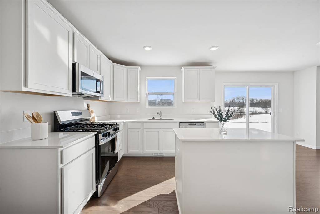 418 Hidden River W, Holly, MI 48442 — Photo 4