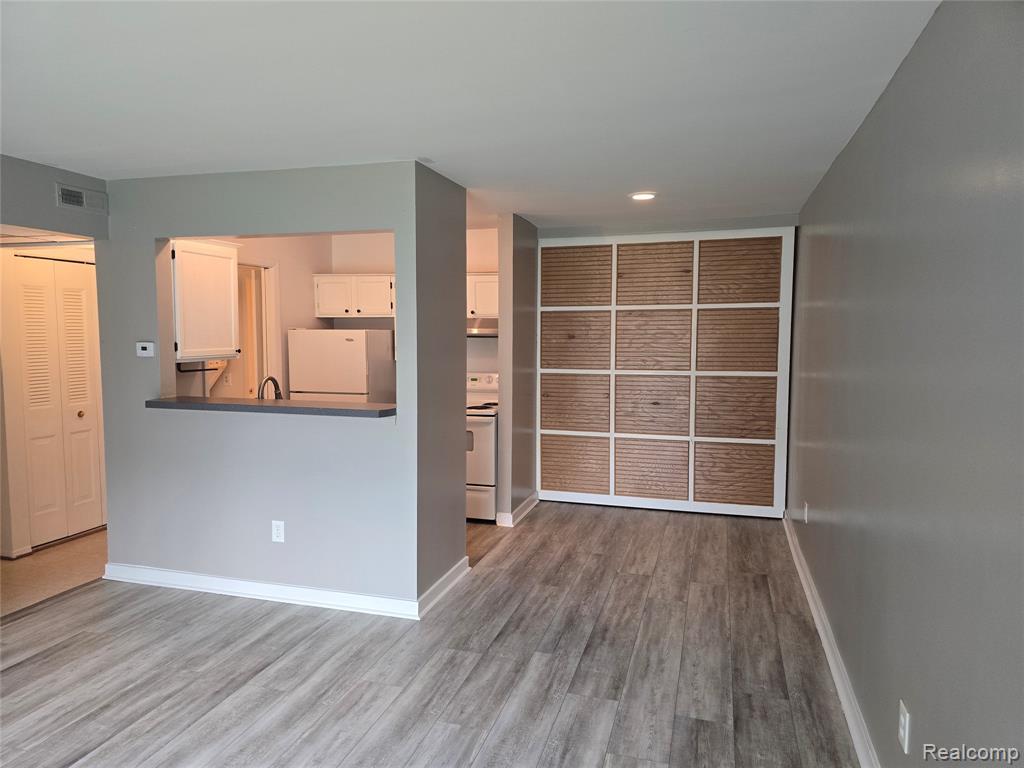 833 Bloomfield Village Boulevard, C, Auburn Hills, MI 48326 — Photo 3