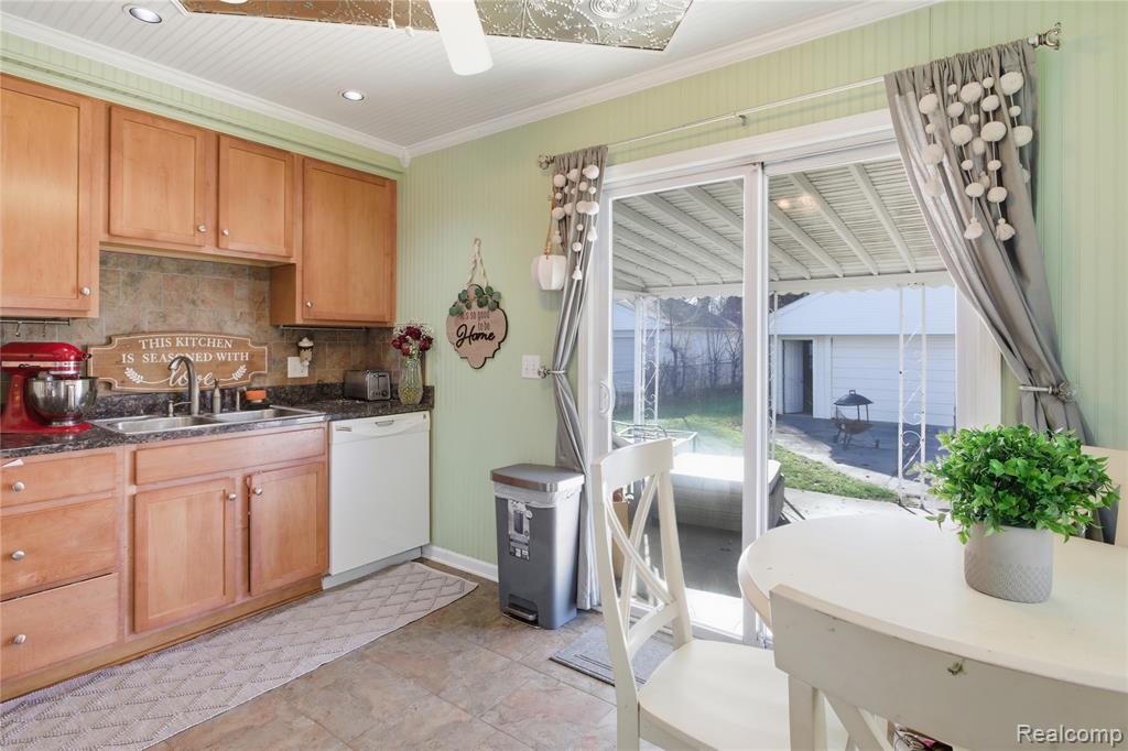 4300 Edmund Street, Wayne, MI 48184 — Photo 16