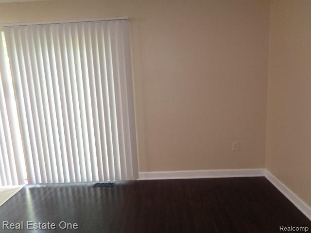 26537 Summerdale Drive, Southfield, MI 48033 — Photo 8