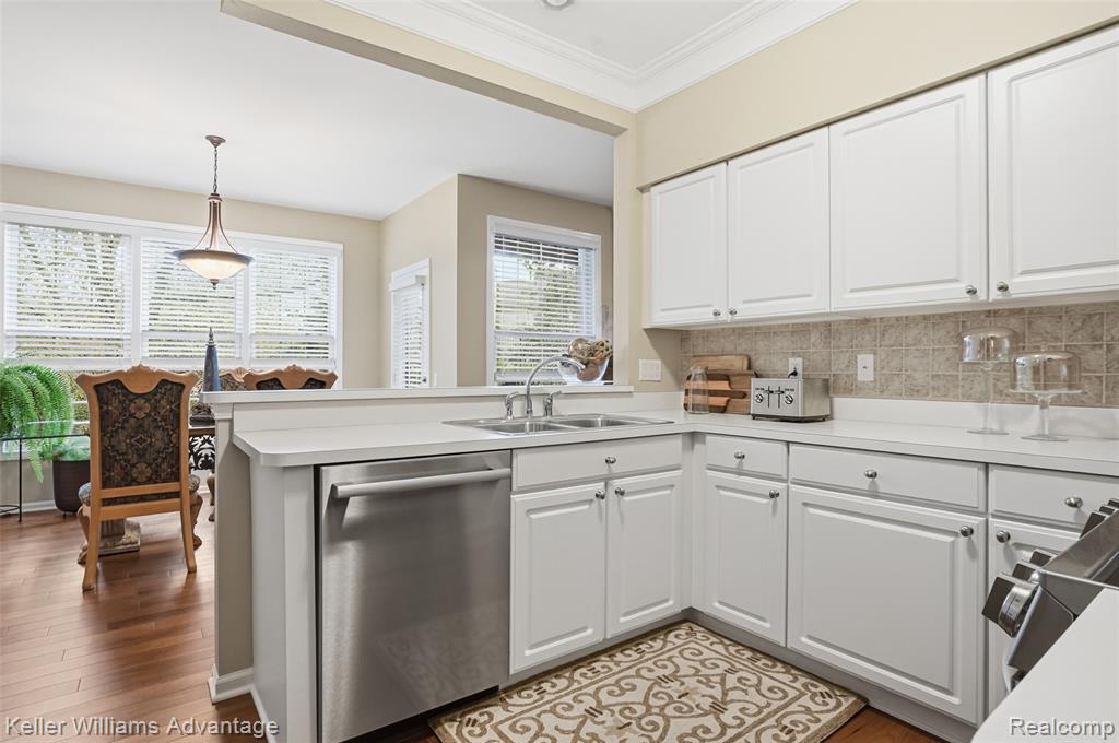 39469 Edgewater Drive, Northville, MI 48168 — Photo 17