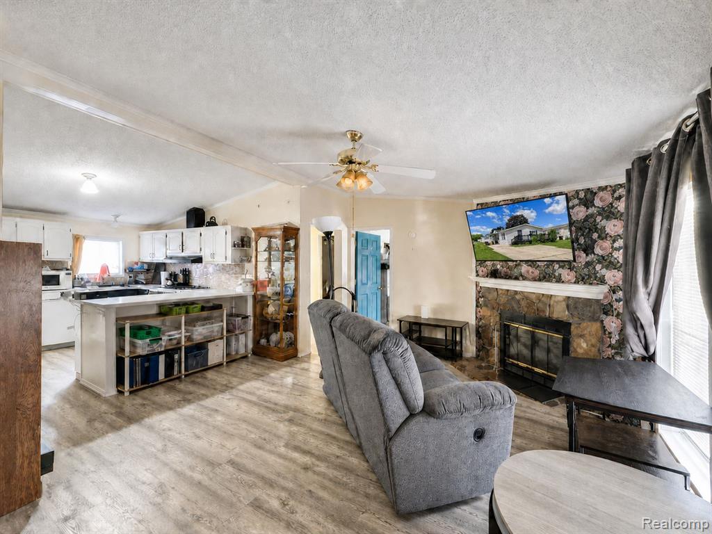 90 Menlo Park Drive, Belleville, MI 48111 — Photo 3