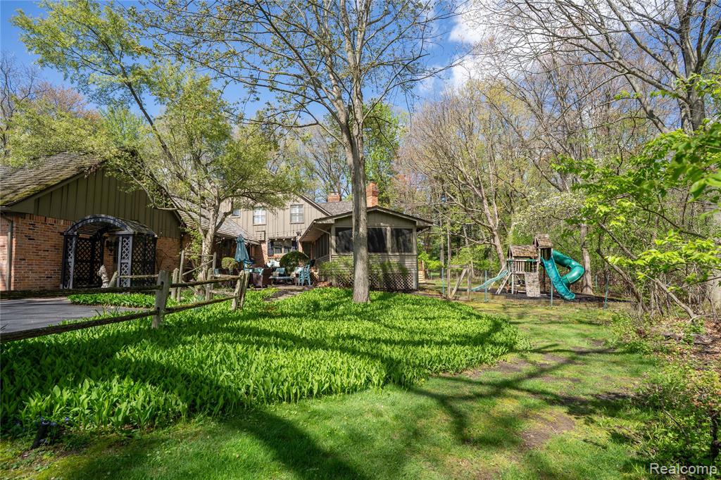 32870 Bingham Lane, Bingham Farms, MI 48025 — Photo 71