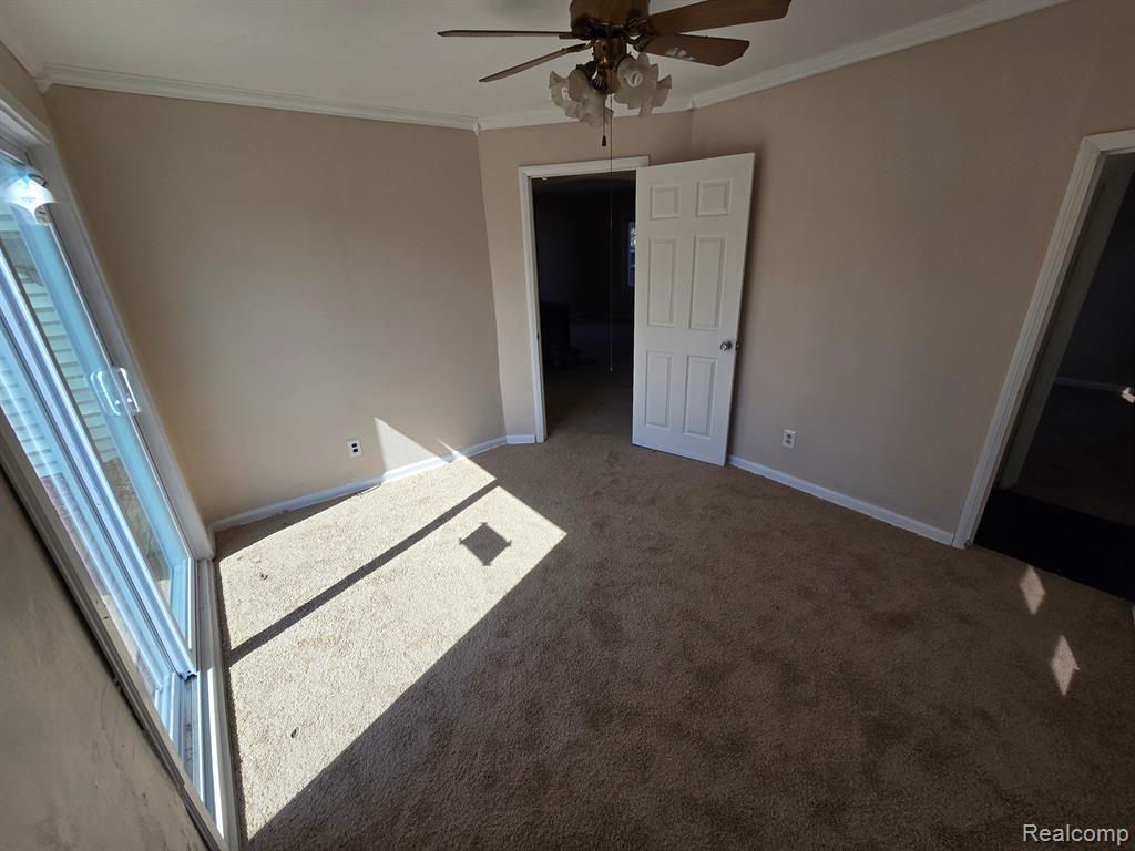 814 E EVELYN Avenue, Hazel Park, MI 48030 — Photo 8