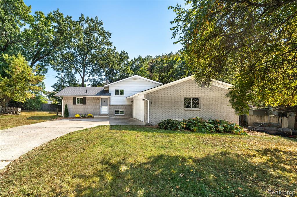 8239 Atha Street, White Lake, MI — Photo 3