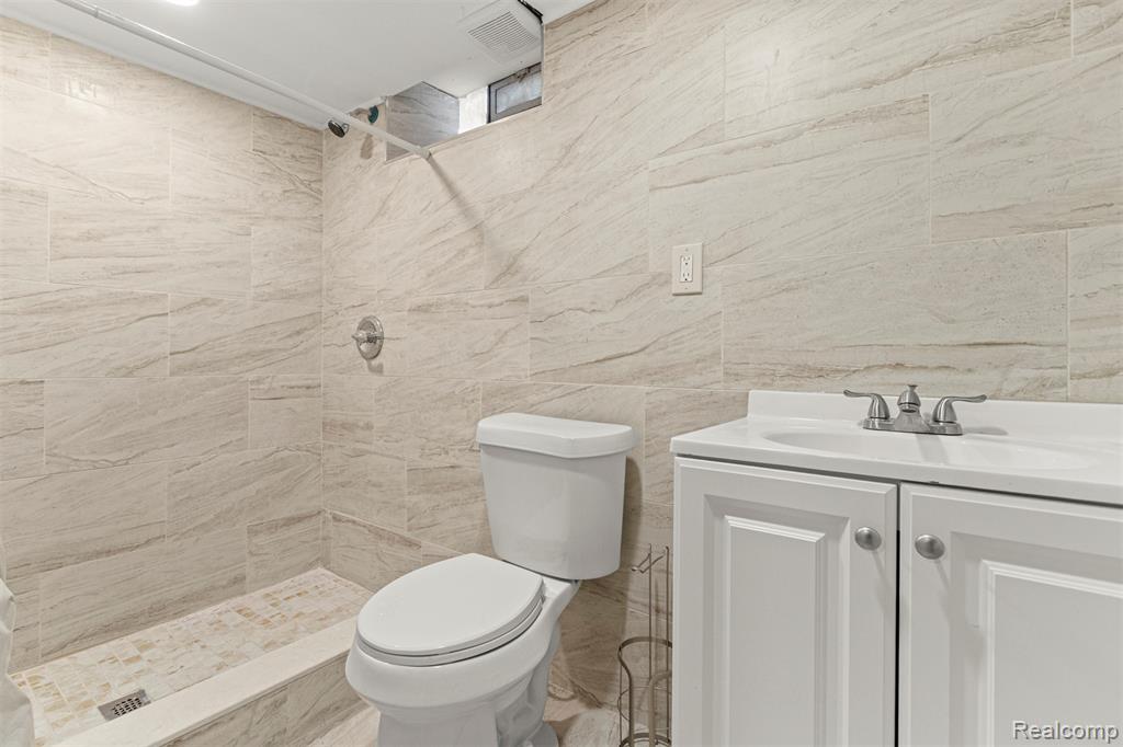 9319 Merriman Road, Livonia, MI 48150 — Photo 29