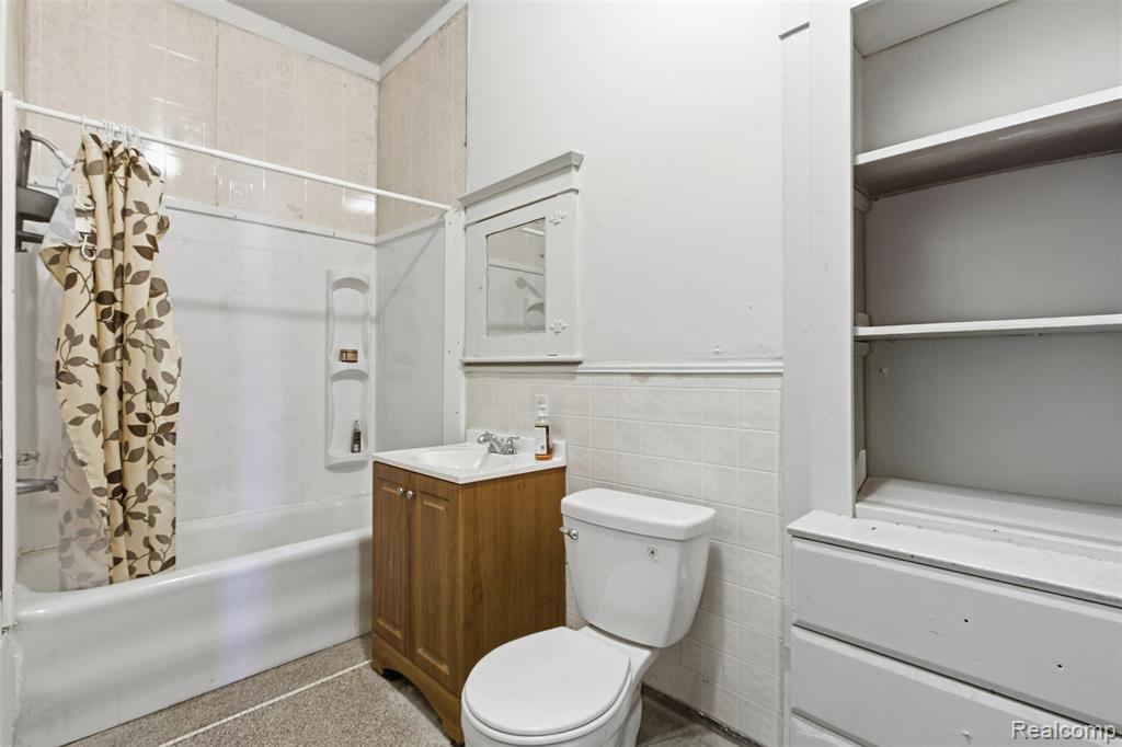 600 Greenwood Place, Jackson, MI 49203 — Photo 9