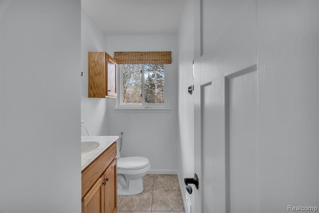 6084 HERBMOOR Street, Troy, MI 48098 — Photo 15