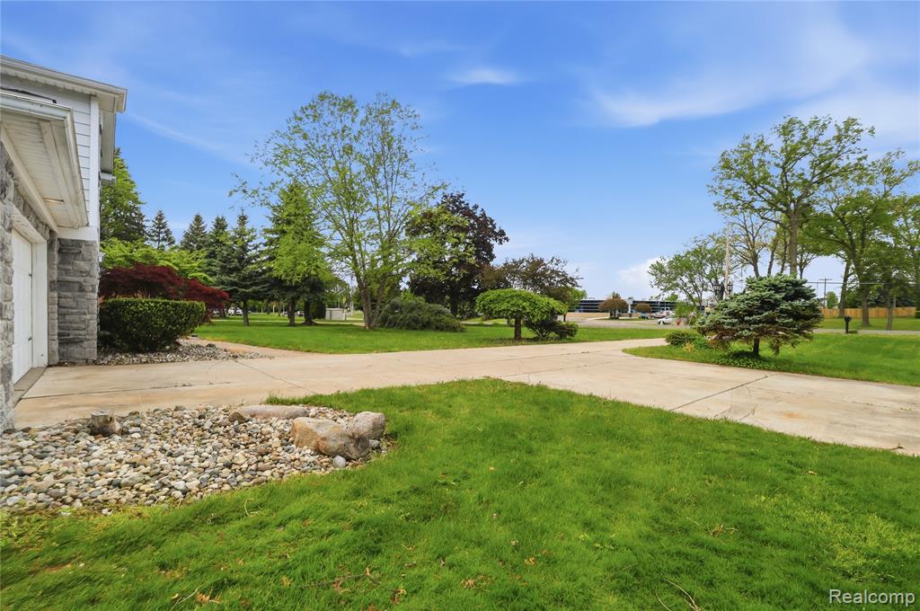 4168 McCandlish Road, Grand Blanc, MI 48439 — Photo 7