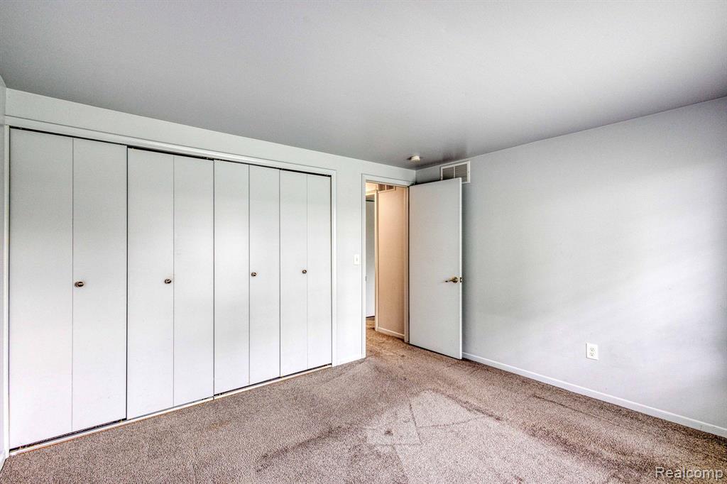26188 SUMMERDALE Drive, Southfield, MI 48033 — Photo 25