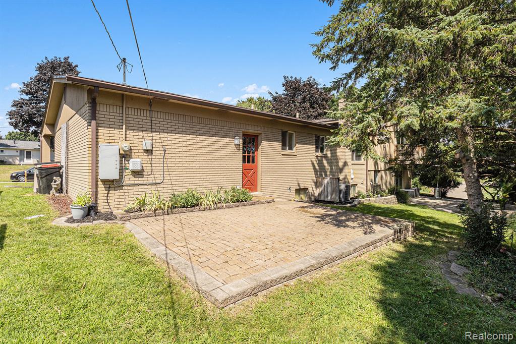 6507 Amy Drive, Clarkston, MI 48348 — Photo 31