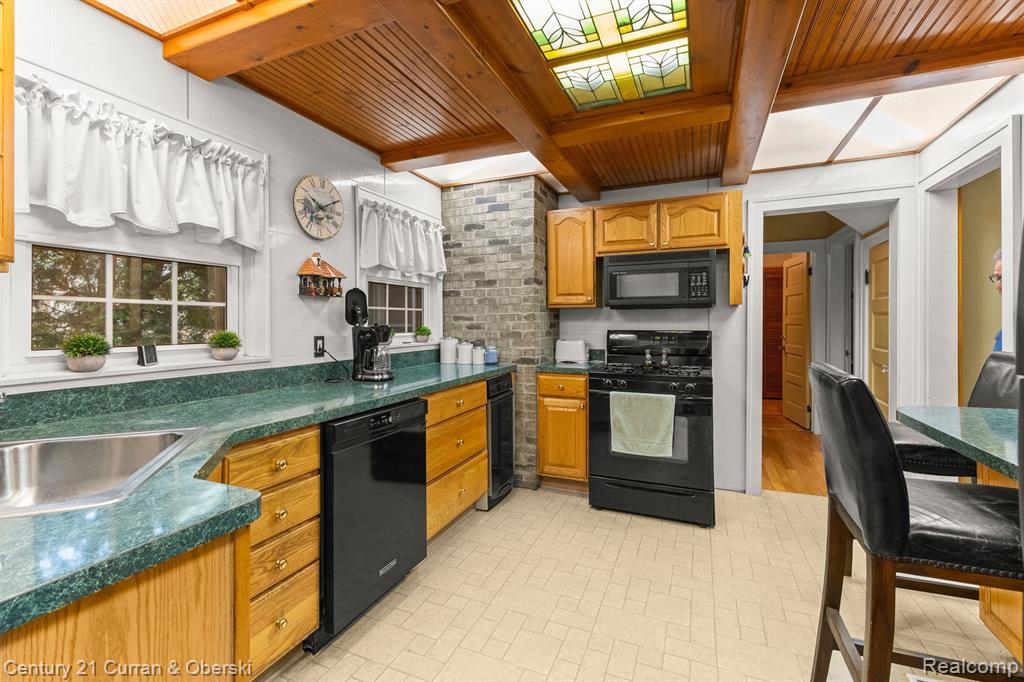 449 SPRUCE Street, Wyandotte, MI 48192 — Photo 15