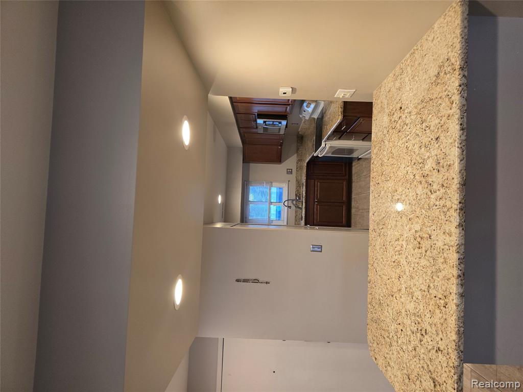 1932 Klingensmith Road, 56 B, Bloomfield Hills, MI 48302 — Photo 15