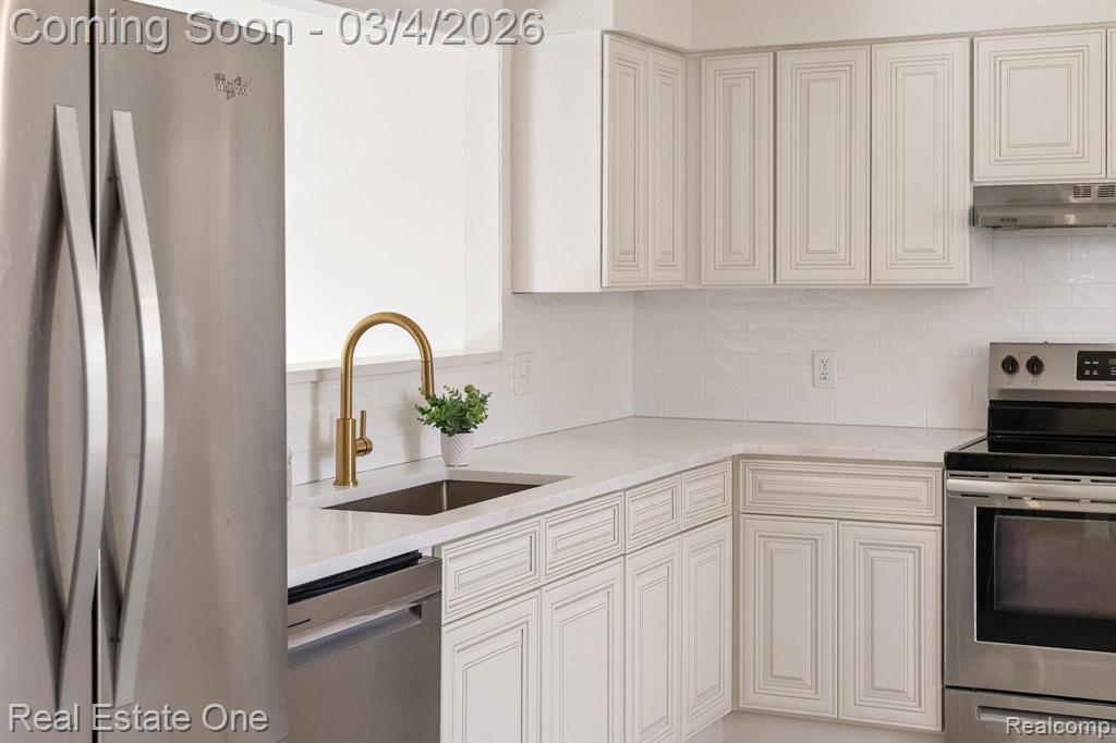 41146 Justin Drive, Clinton Twp, MI 48038 — Photo 12