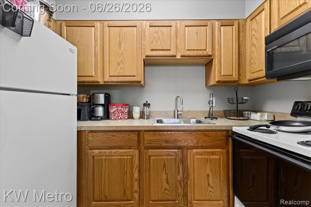 1393 Lake Shore Boulevard, Lake Orion, MI 48362 — Photo 51