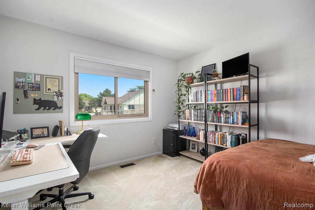 43564 Riverbend Drive N, Clinton Twp, MI 48038 — Photo 11