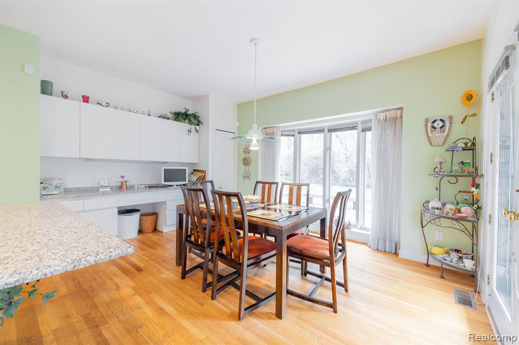 4599 RAVINE Drive, Bloomfield Hills, MI 48301 — Photo 17