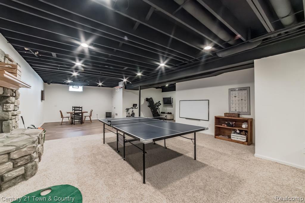 914 SHREWSBURY Drive, Clarkston, MI 48348 — Photo 44